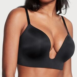 Victoria's Secret Bare Invisible Solutions Black Plunge Bra